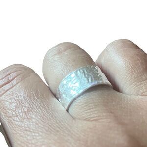 The Texture Band Ring in silver
